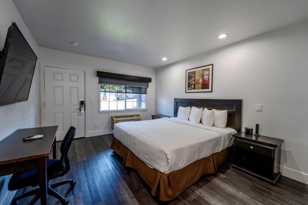 Monterey Surf Inn
